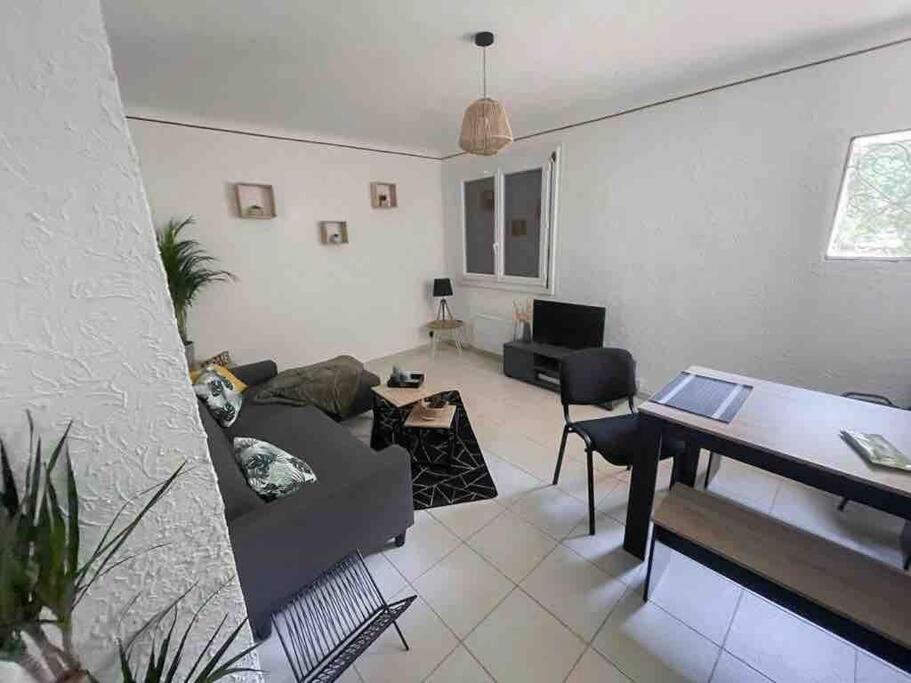 Appartement Spacieux Avec Parking Gratuit 세테 외부 사진